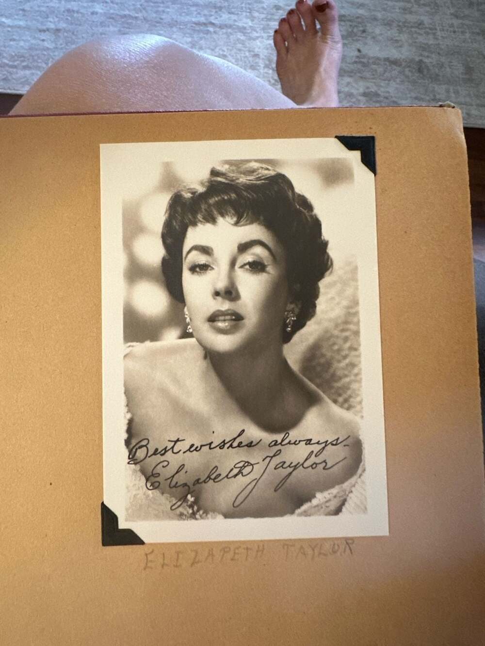 Vintage Elizabeth Taylor Signed Autographed Black & White Publicity Photo